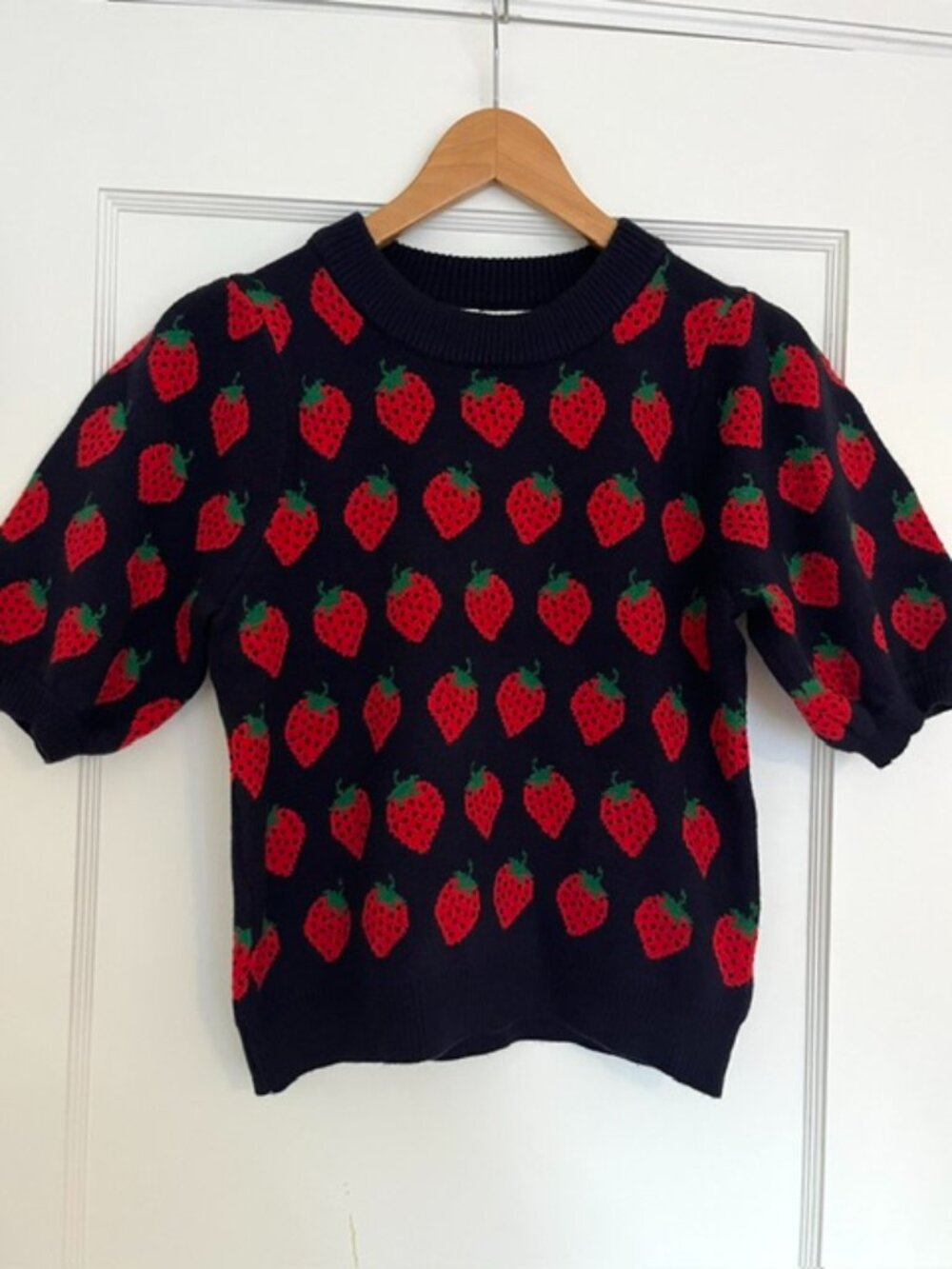 She+Sky Strawberry Puff Sleeve Sweater | Size Small